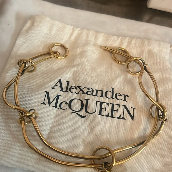 *** host pick 😀😃😃🩵⭐️❤️**^^^Alexander McQueen choker - Picture 3 of 4
